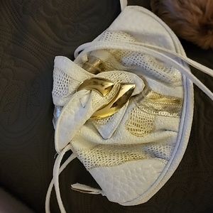 white and gold leather vintage shoulder bag